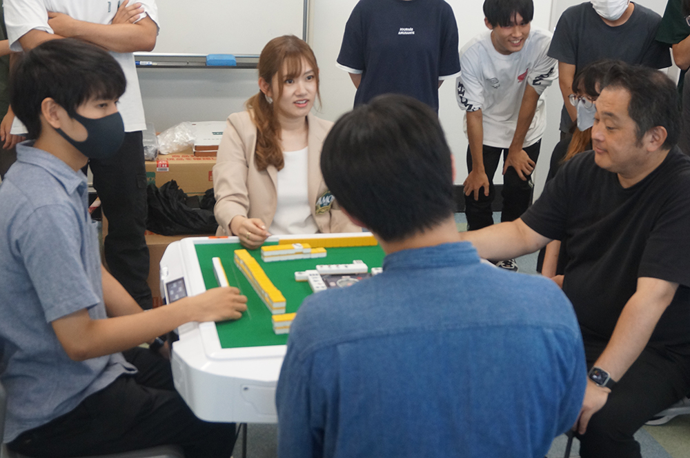 高校麻雀部支援プログラム）全自動麻雀卓の設置式がおこなわれました