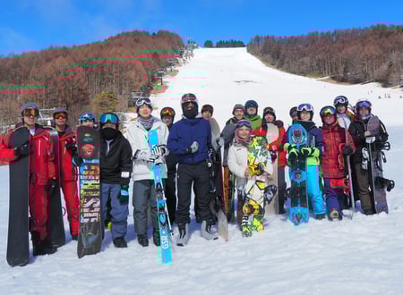 R7_internatinal student Ski event